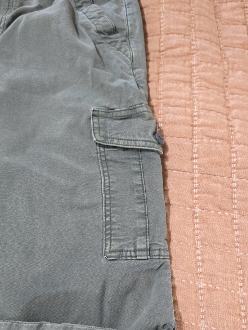 American Eagle Outfitters Women's Faded Sage Cargo Pants - Picture 2 of 7
